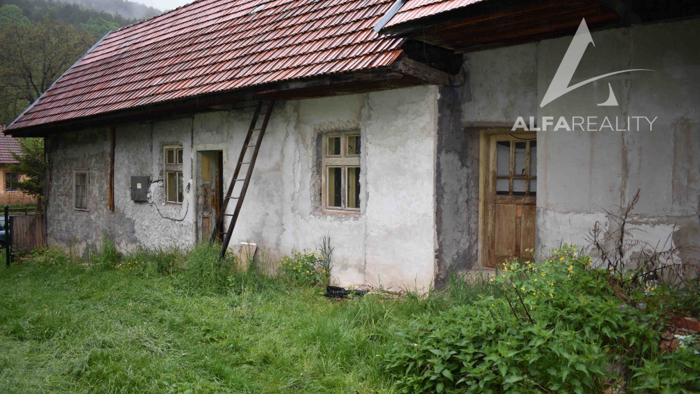 Vidiecký rodinný dom vhodný na chalupu v obci Nitrianské Sučany, okr. Prievidza
